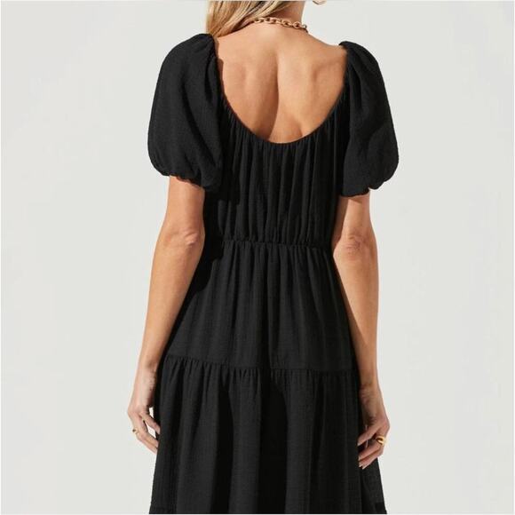 ASTR The Label Women's Black Poplin Puff Sleeve Smocked Tiered Midi Dress Size L - Picture 2 of 7